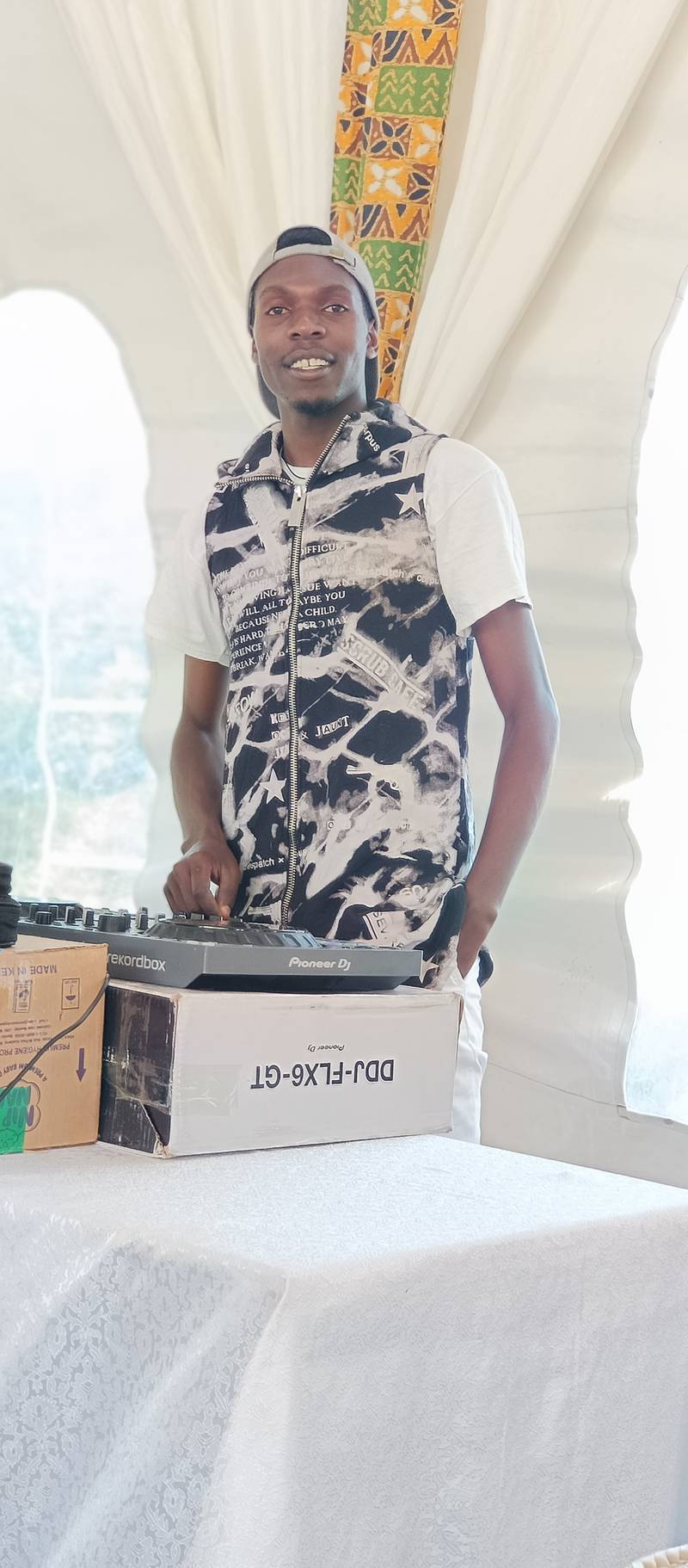 Veekay The Dj - DJ in Remote