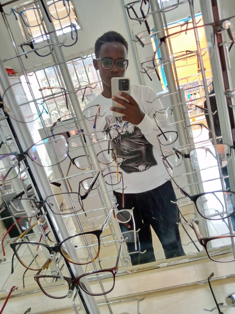 Joseph Gakono - Web Designer/Developer in Remote